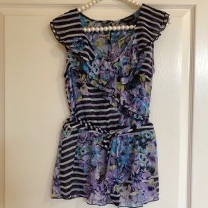 Sweet ruffled blouse